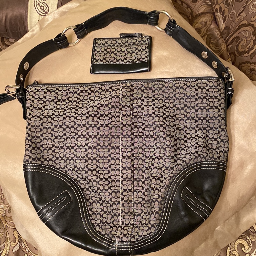 Coach handbag with small wallet - Picture 2 of 9